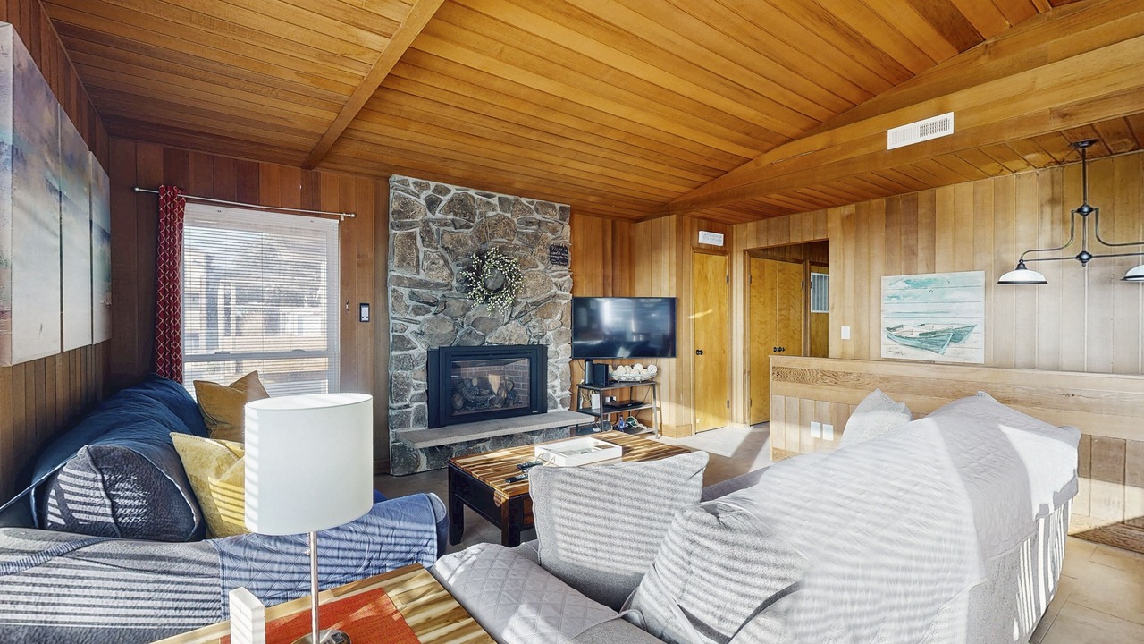 Photo of Livingroom in Roads End