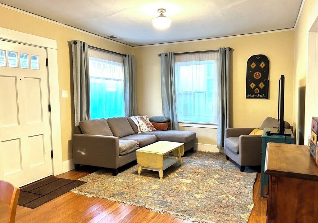 Photo of Livingroom in Silver Lake