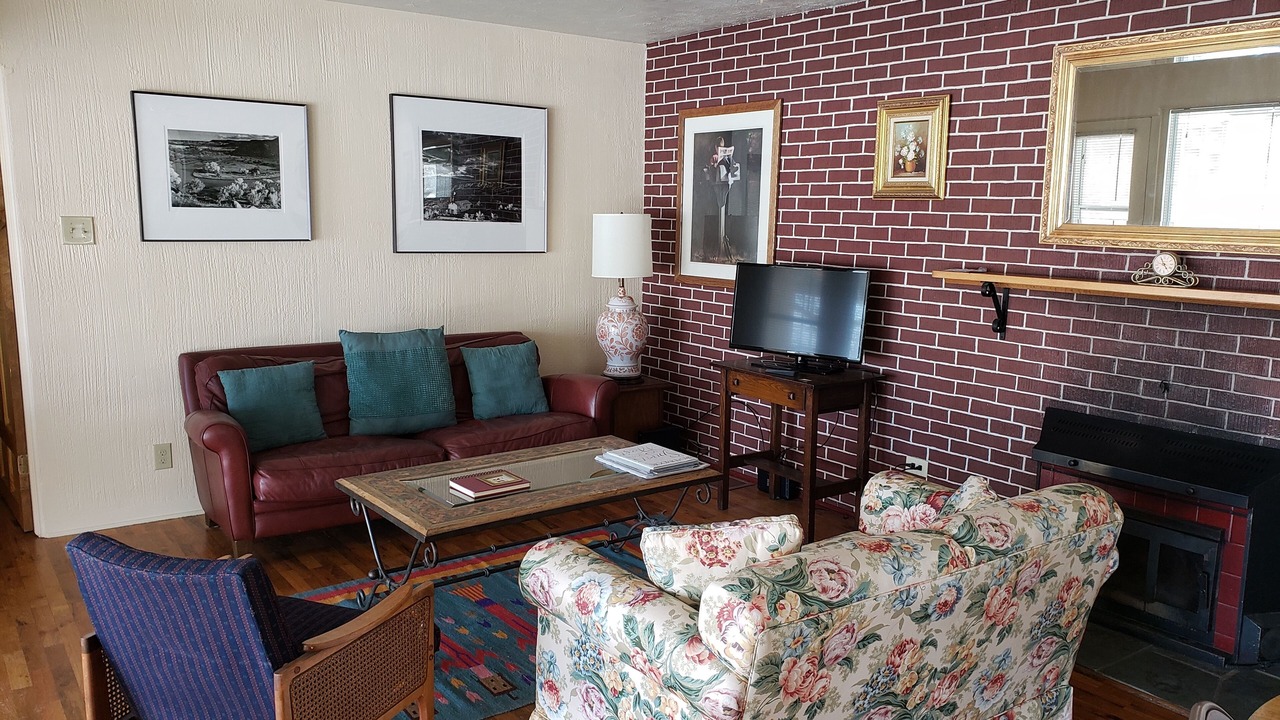 Photo of Livingroom in East Colorado Springs