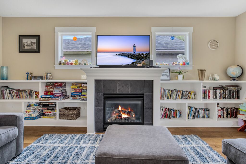 Photo of Livingroom in Foster - Powell