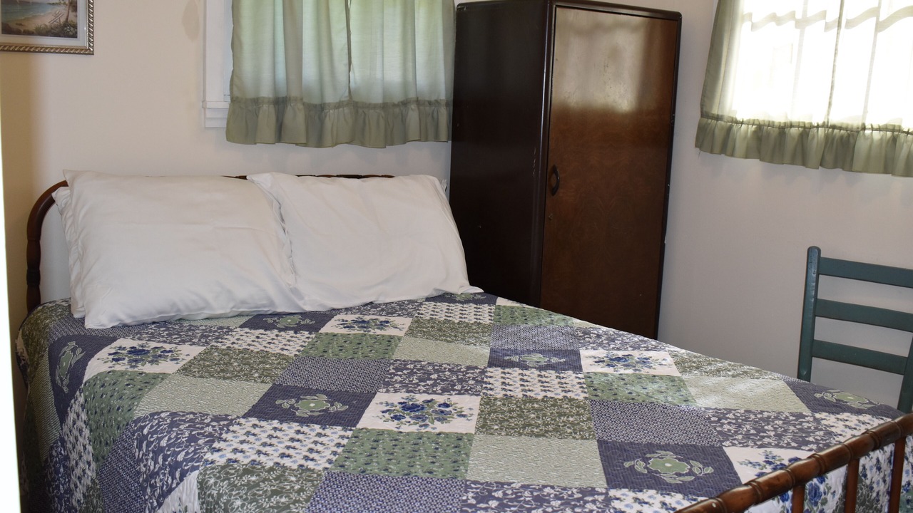Photo of Bedroom in Conneaut