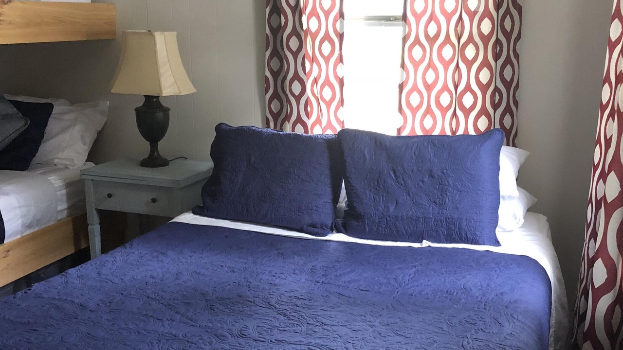 Photo of Bedroom in Springville
