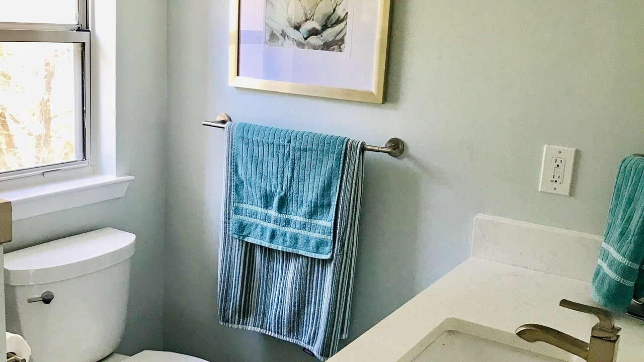 Photo of Bathroom in Canyon Lake