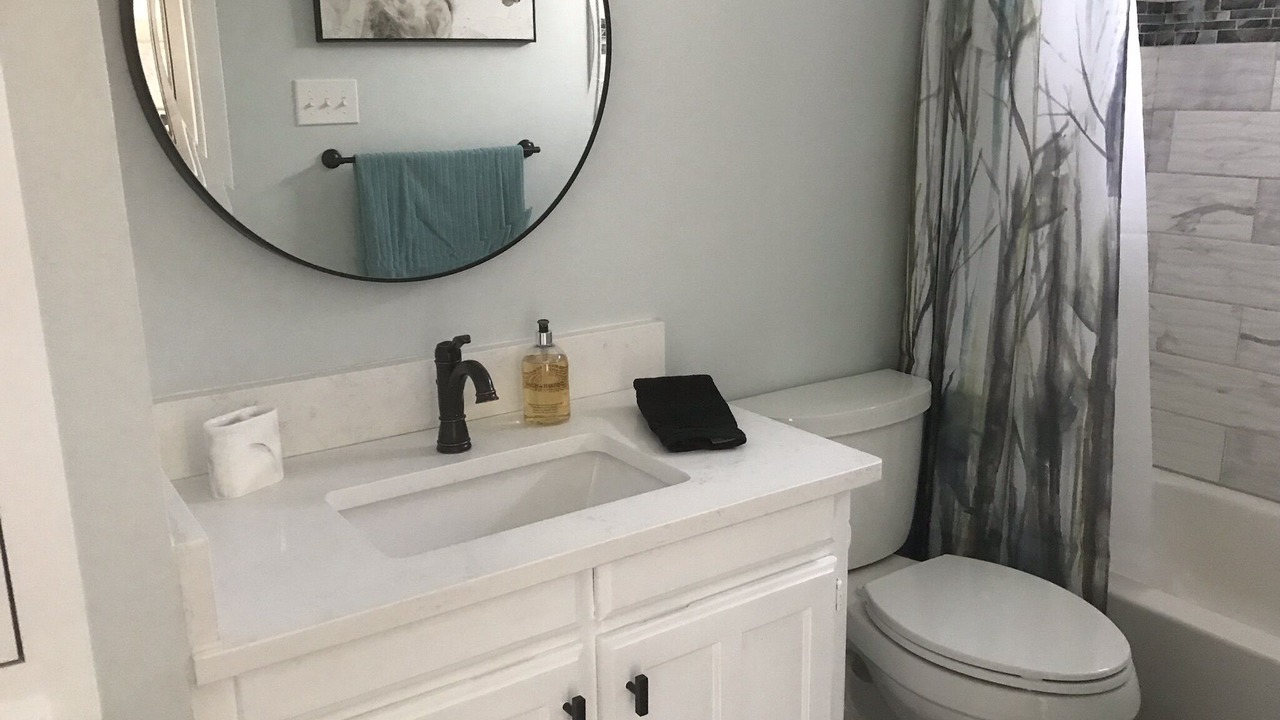 Photo of Bathroom in Canyon Lake