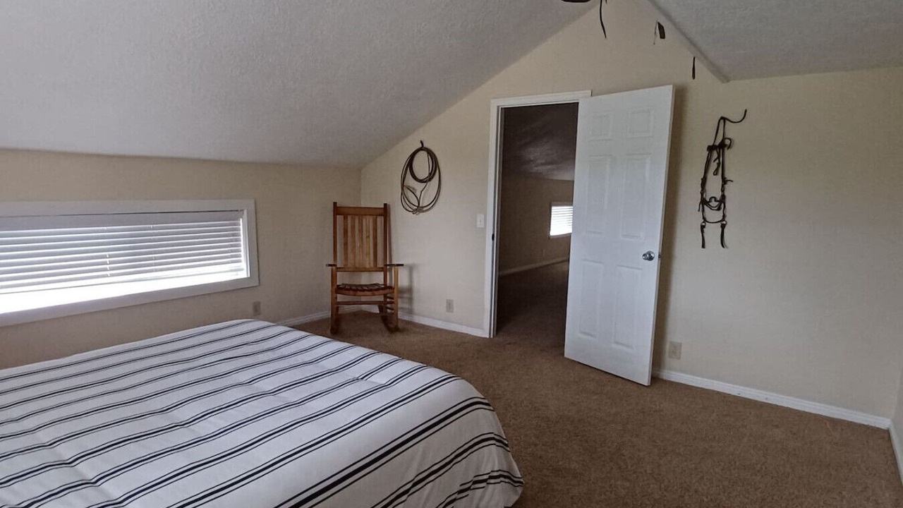 Photo of Bedroom in Alton