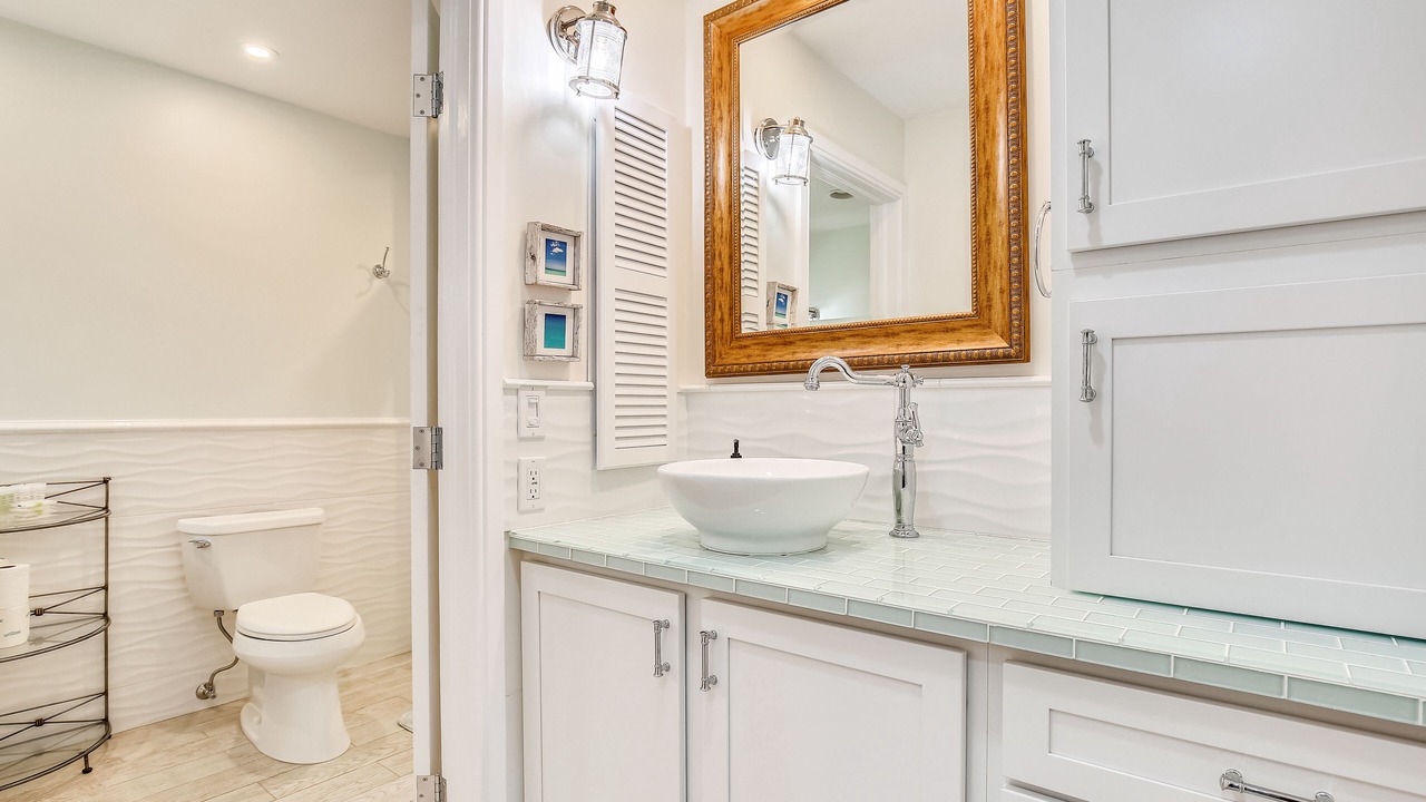 Photo of Bathroom in Truman Annex
