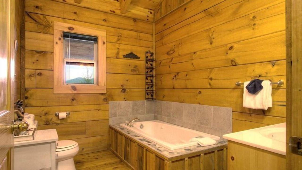 Photo of Bathroom in Gatlinburg - Pigeon Forge
