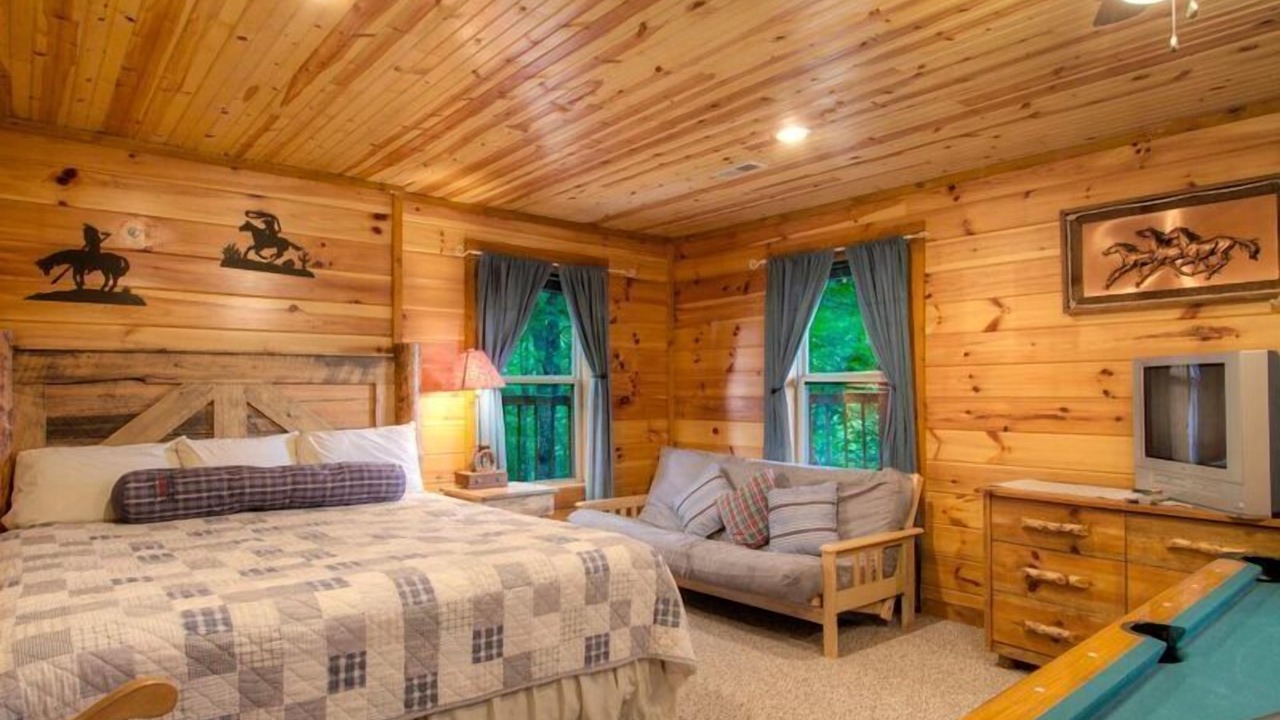 Photo of Bedroom in Gatlinburg - Pigeon Forge