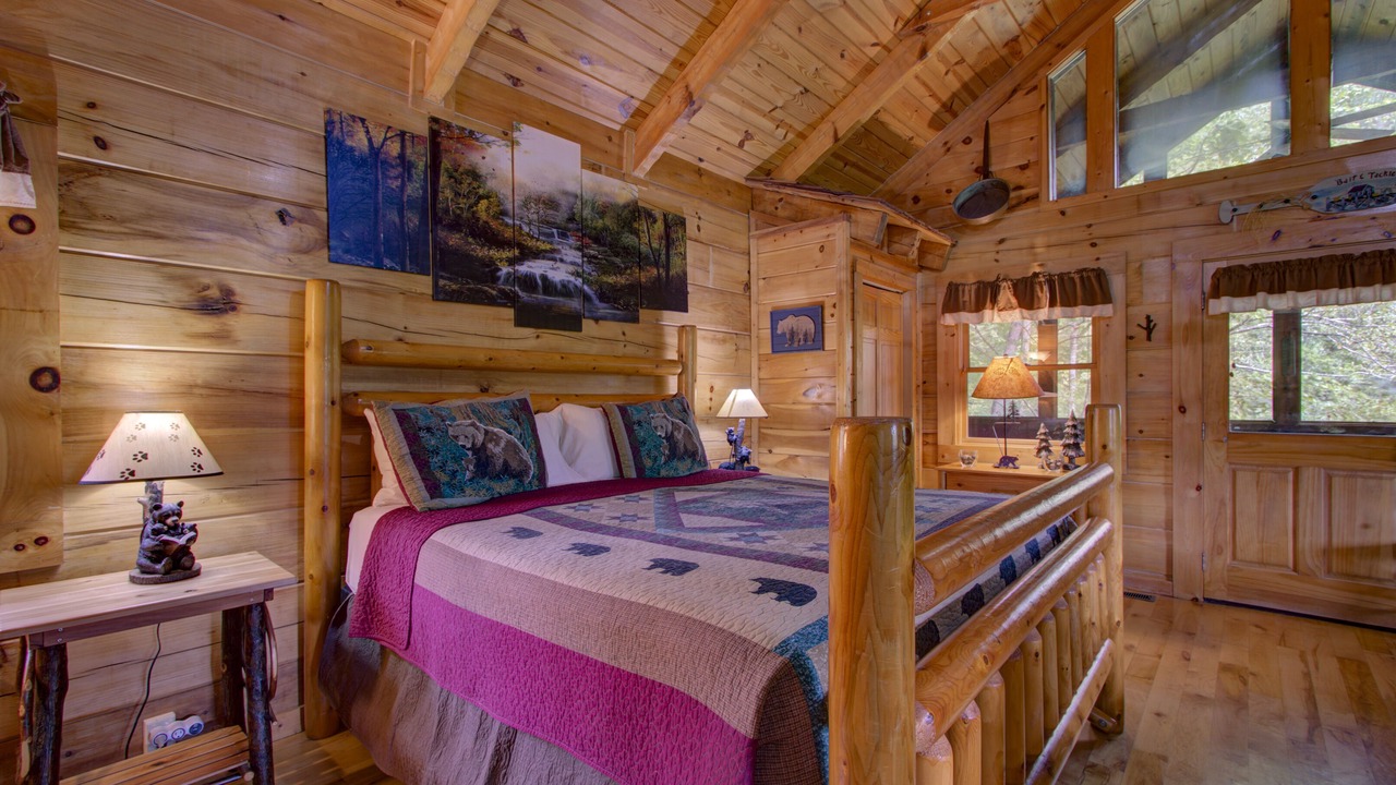 Photo of Bedroom in Wears Valley