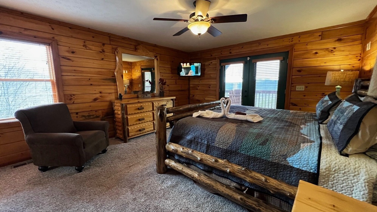 Photo of Bedroom in Gatlinburg - Pigeon Forge