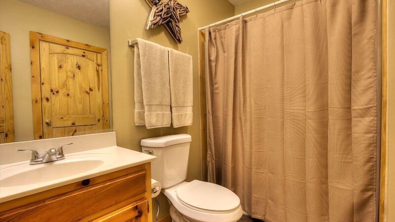 Photo of Bathroom in Gatlinburg - Pigeon Forge