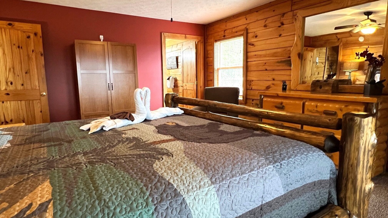 Photo of Bedroom in Gatlinburg - Pigeon Forge