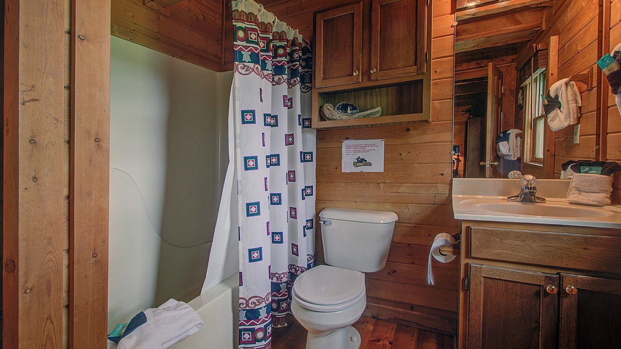 Photo of Bathroom in Gatlinburg - Pigeon Forge