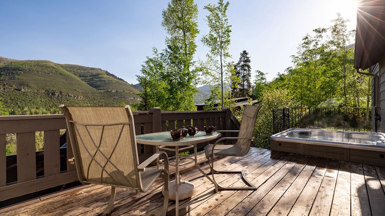 Photo of Outdoor in Highland Meadows
