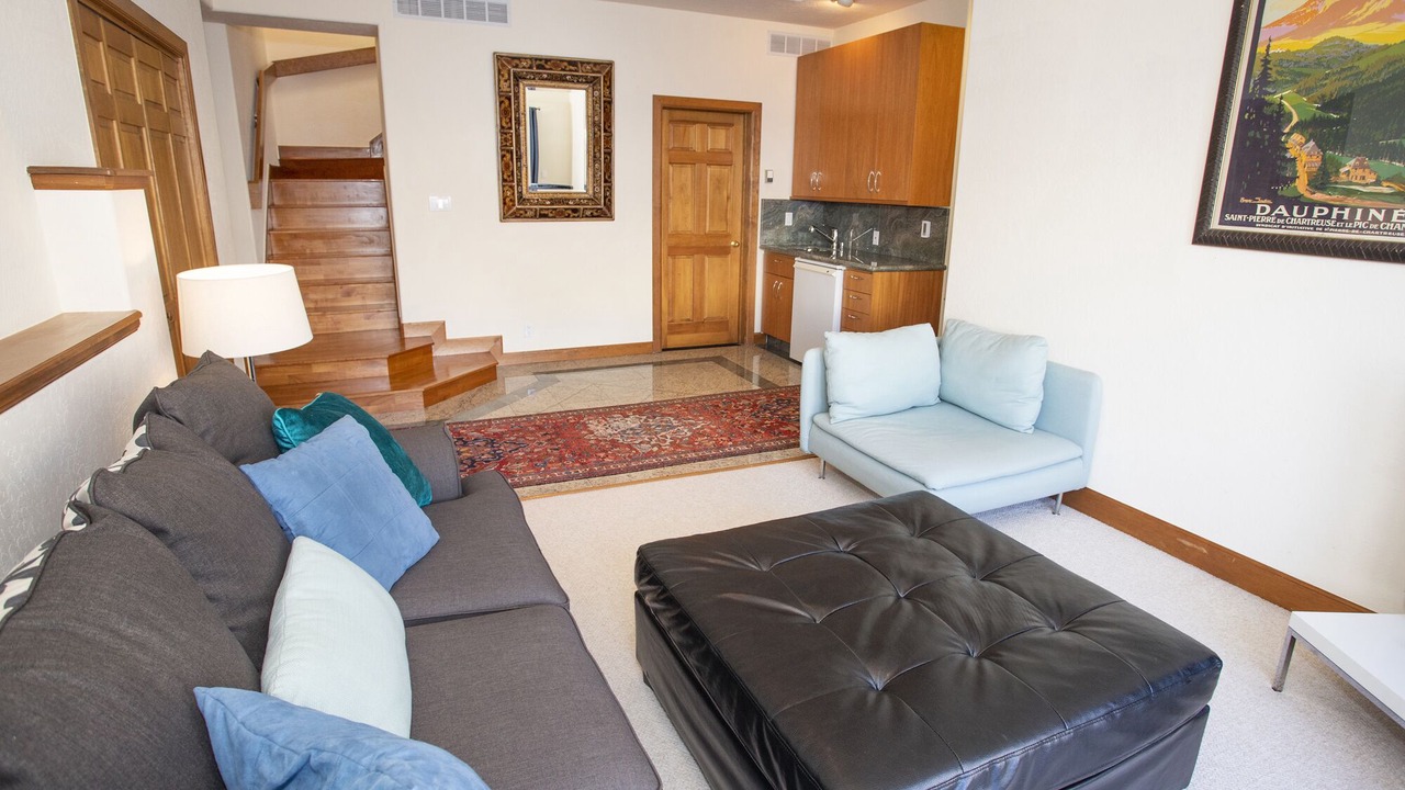 Photo of Livingroom in Highland Meadows