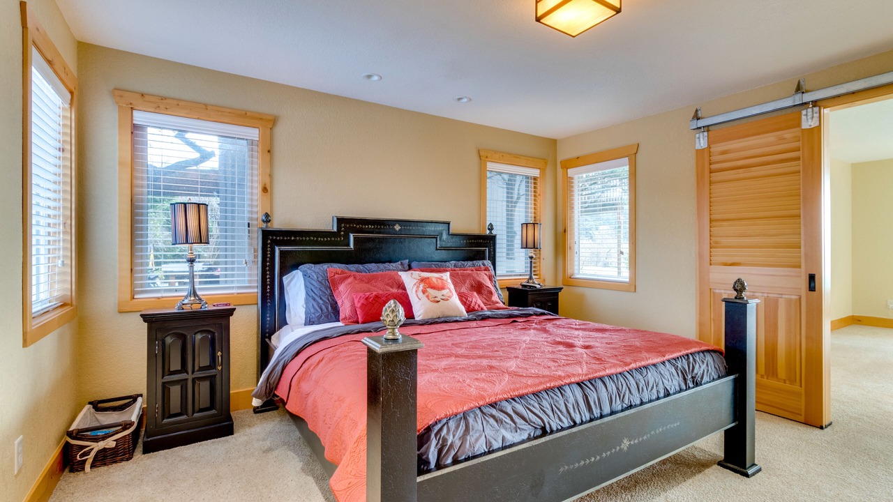 Photo of Bedroom in Rockaway Beach