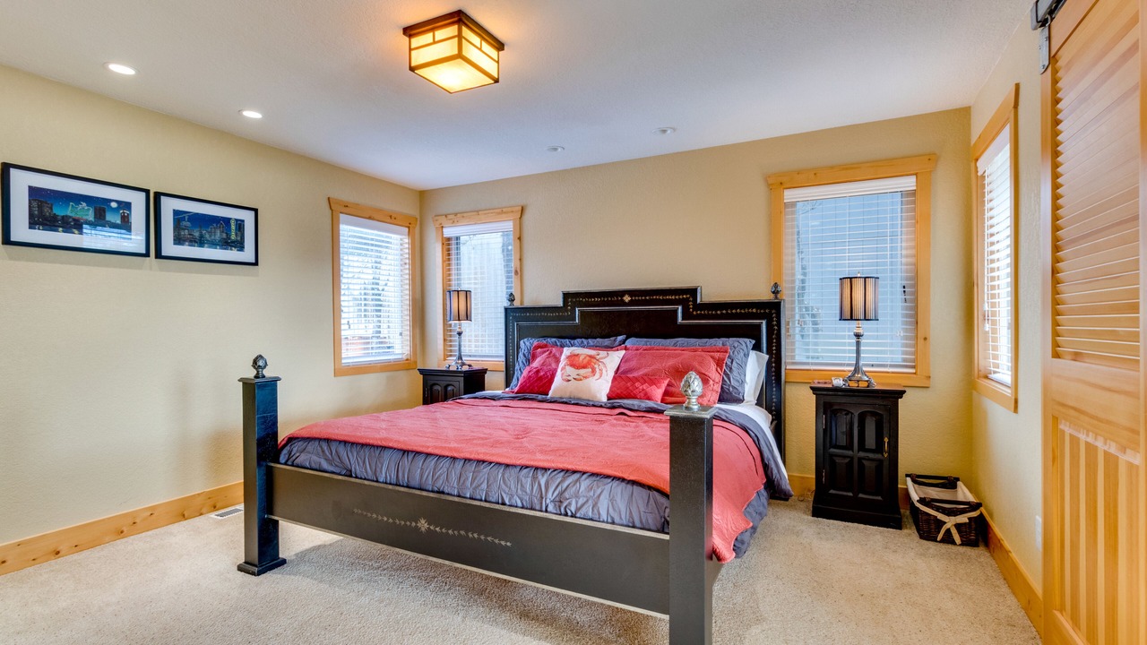 Photo of Bedroom in Rockaway Beach