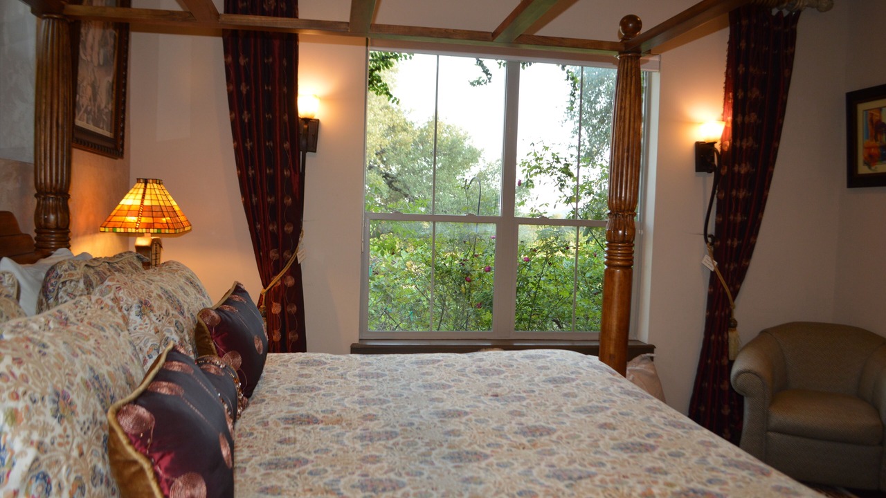 Photo of Bedroom in Bulverde