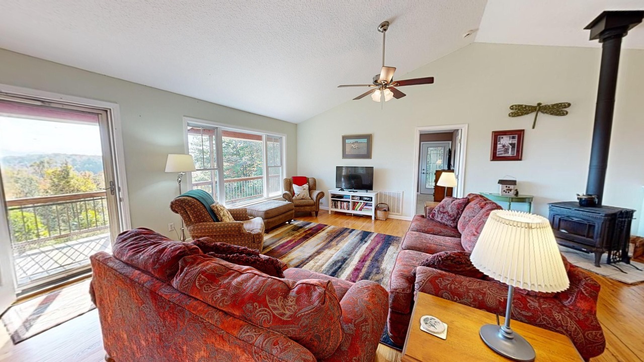 Photo of Livingroom in Tallassee