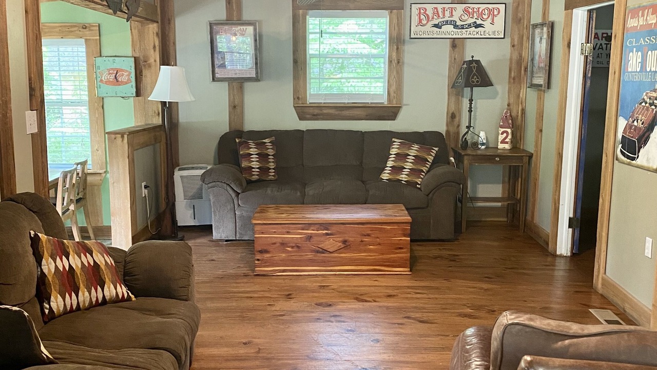 Photo of Livingroom in Guntersville