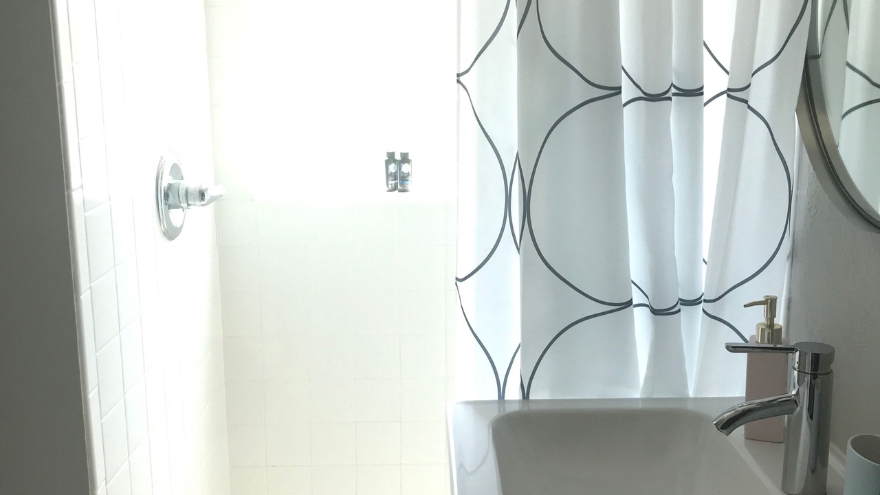 Photo of Bathroom in Table Mesa