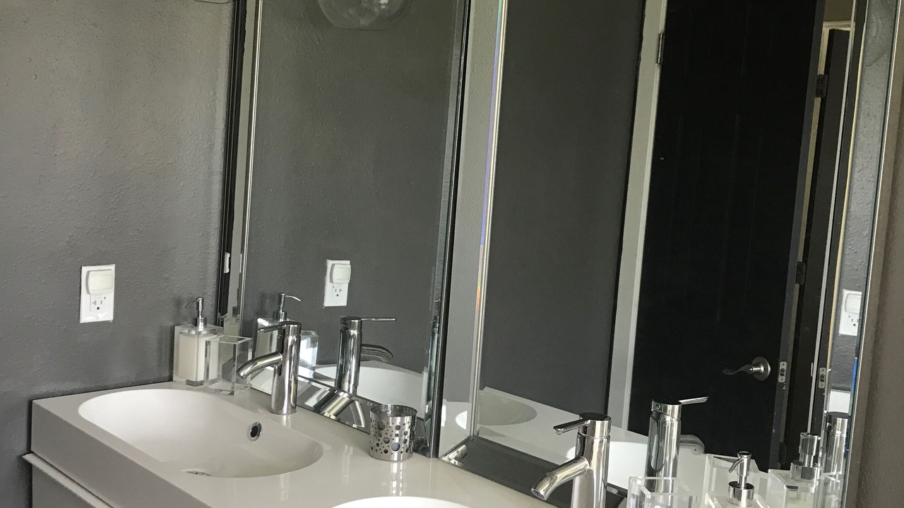 Photo of Bathroom in Table Mesa