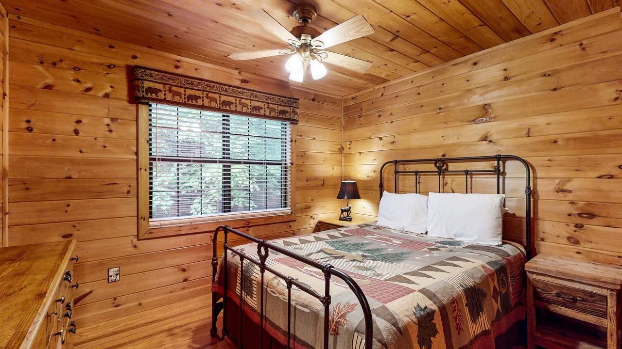 Photo of Bedroom in Mineral Bluff