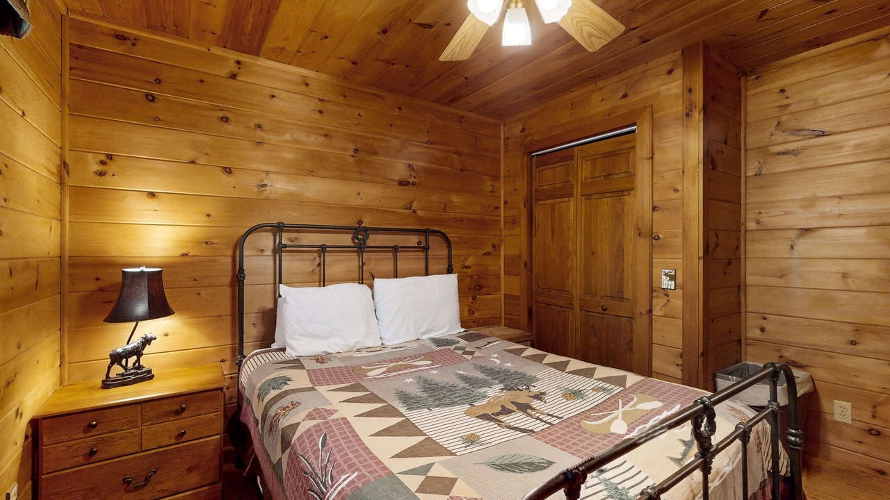 Photo of Bedroom in Mineral Bluff