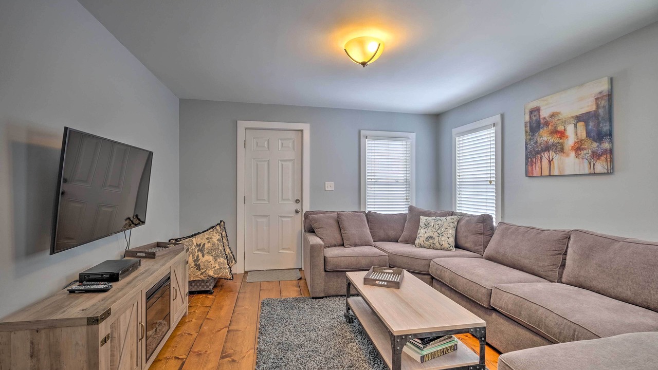 Photo of Livingroom in Warrensburg