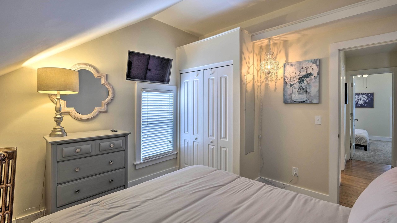 Photo of Bedroom in Warrensburg