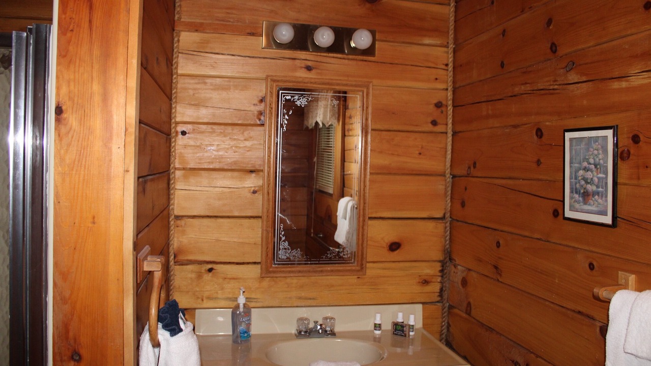 Photo of Bathroom in Hico