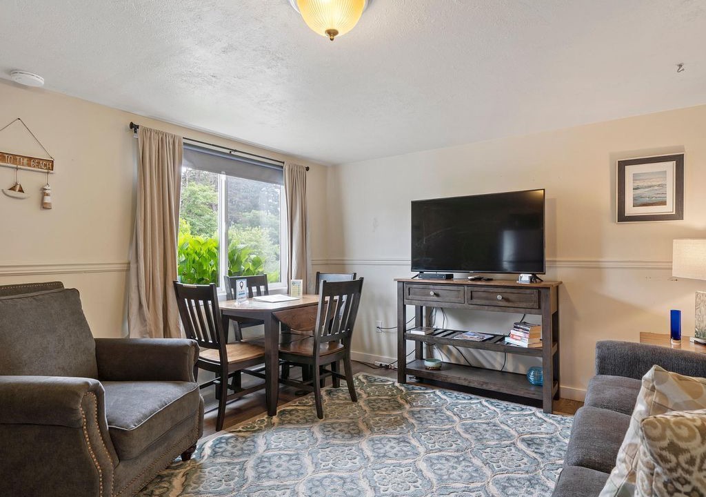 Photo of Livingroom in Netarts
