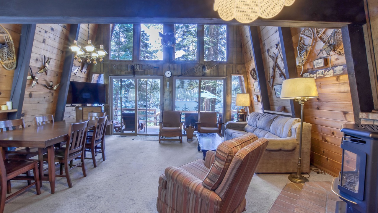 Photo of Livingroom in Truckee