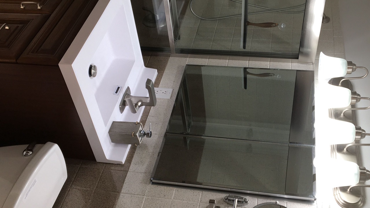 Photo of Bathroom in Lake Koshkonong