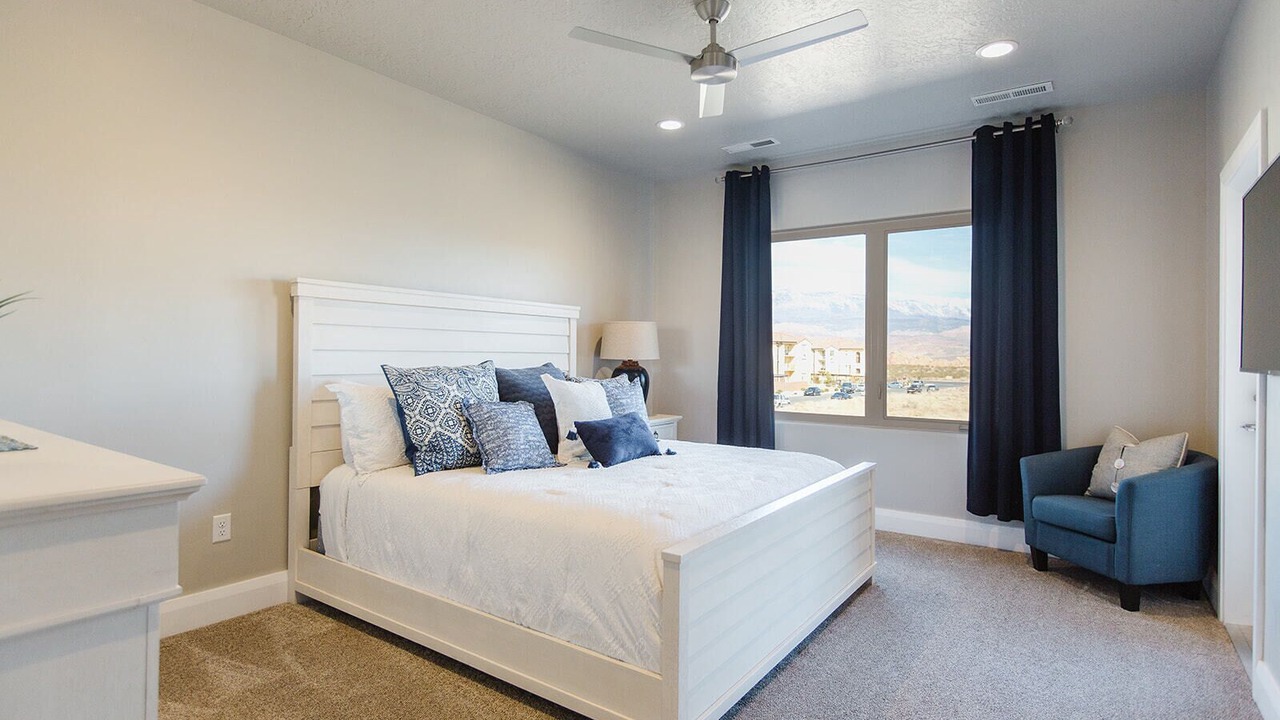Photo of Bedroom in Hurricane