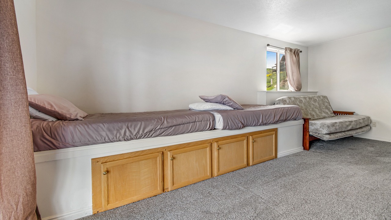 Photo of Bedroom in Harbor Village