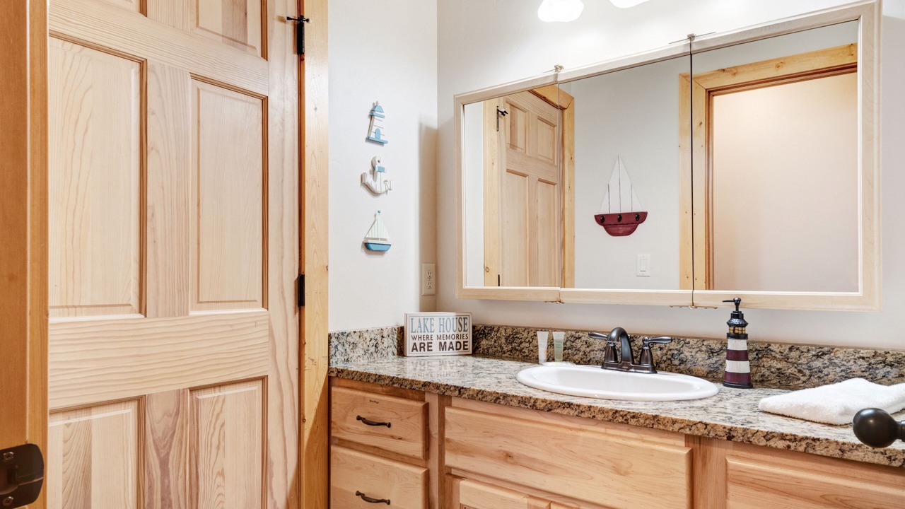 Photo of Bathroom in Garden City