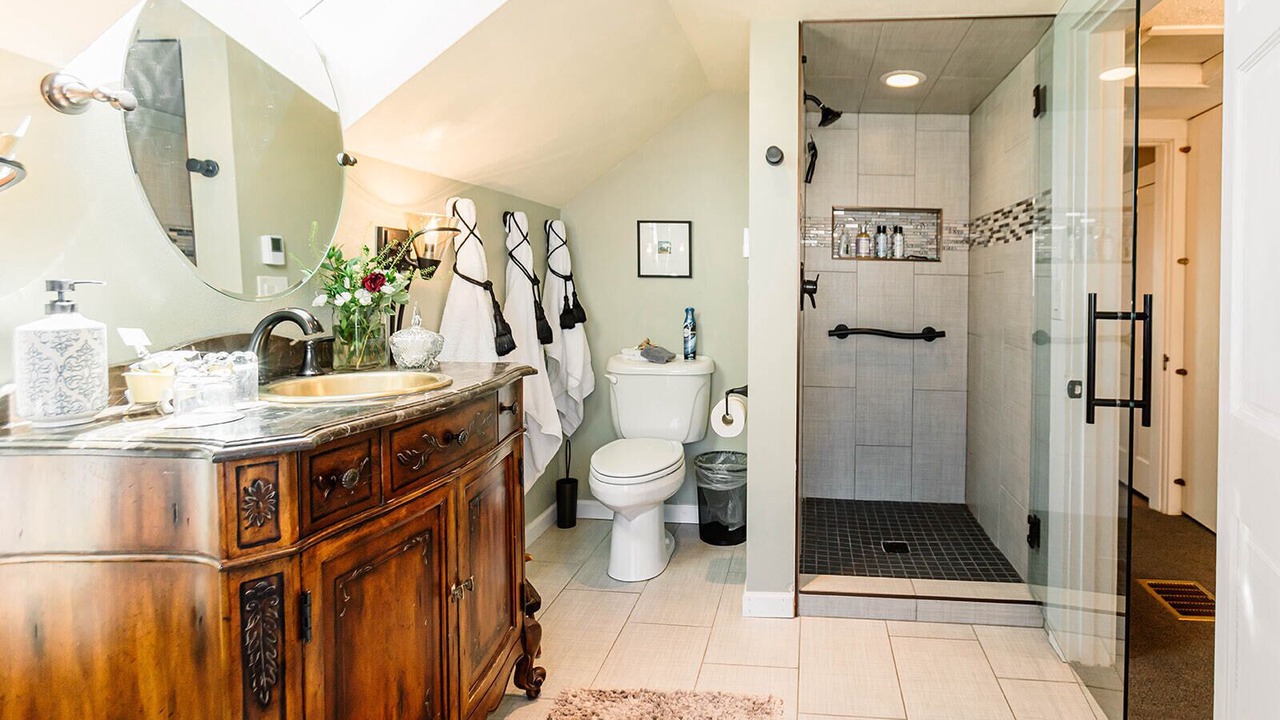 Photo of Bedroom in Newberg
