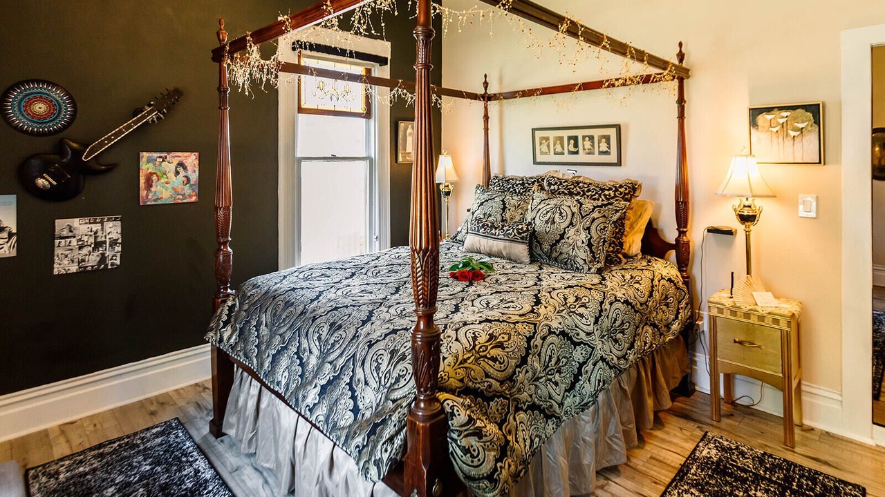 Photo of Bedroom in Newberg