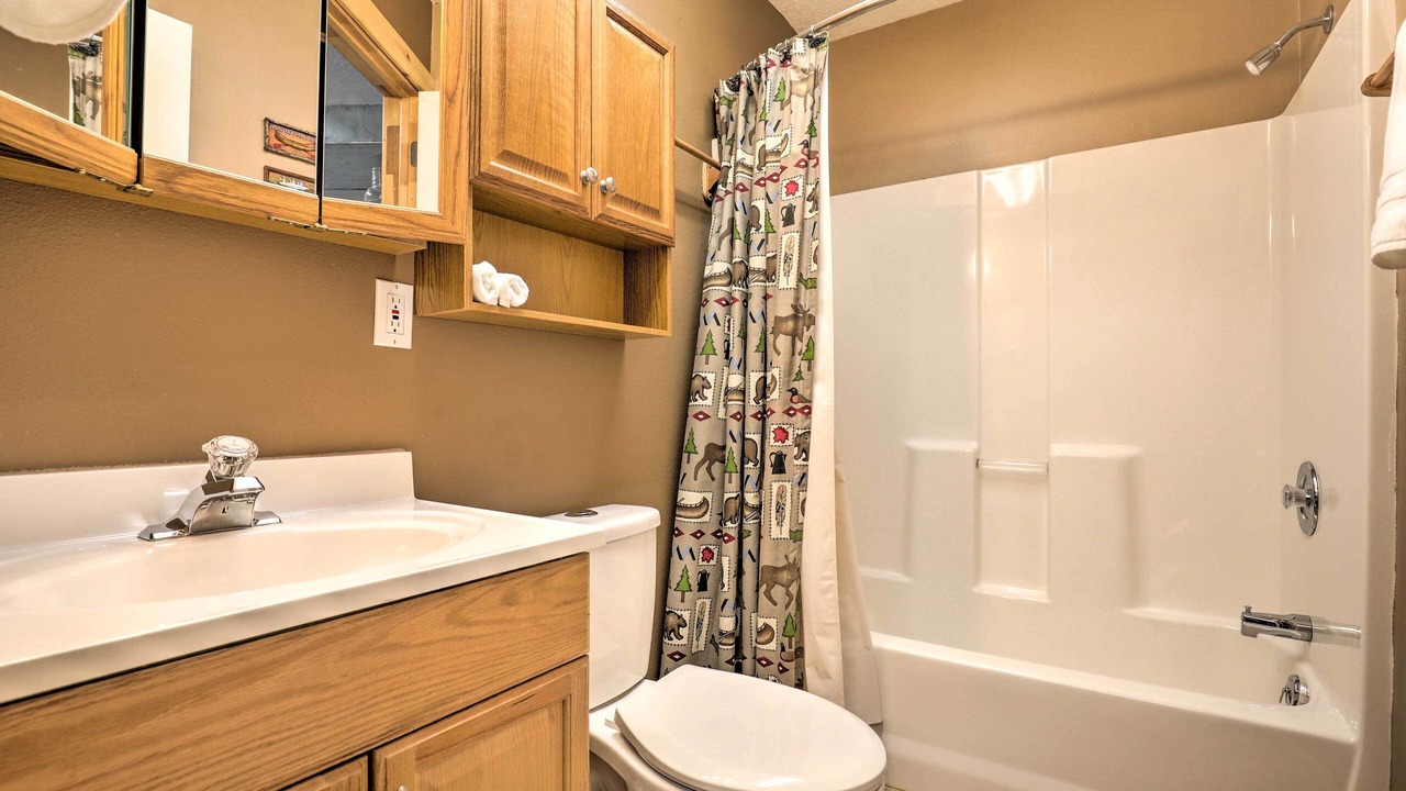 Photo of Bathroom in Meadow View Heights