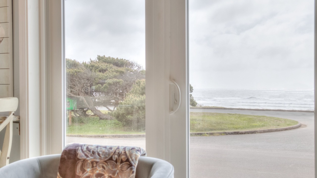 Photo of Livingroom in Roads End