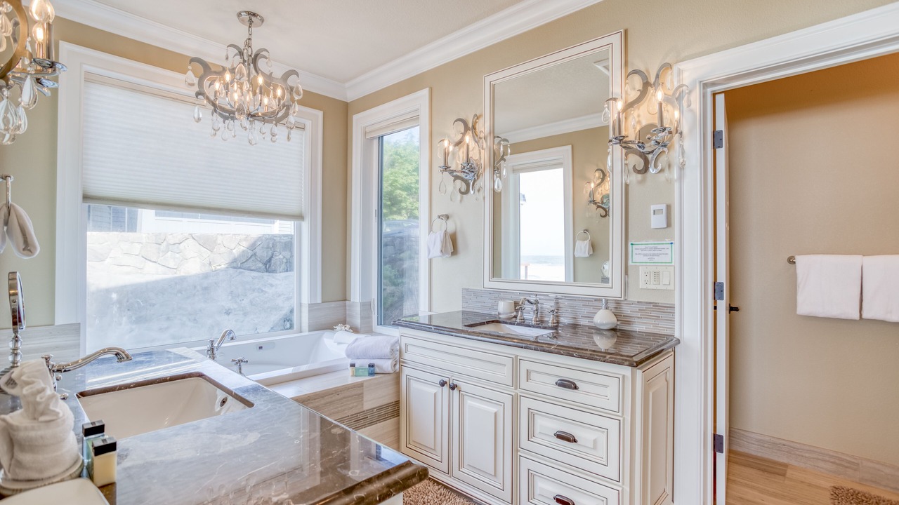 Photo of Bathroom in Lincoln Beach