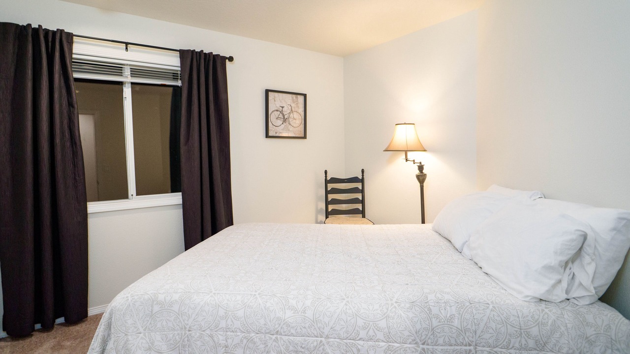 Photo of Bedroom in West Portland Park