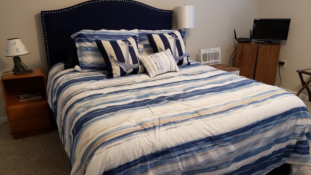 Photo of Bedroom in Paw Paw Lake
