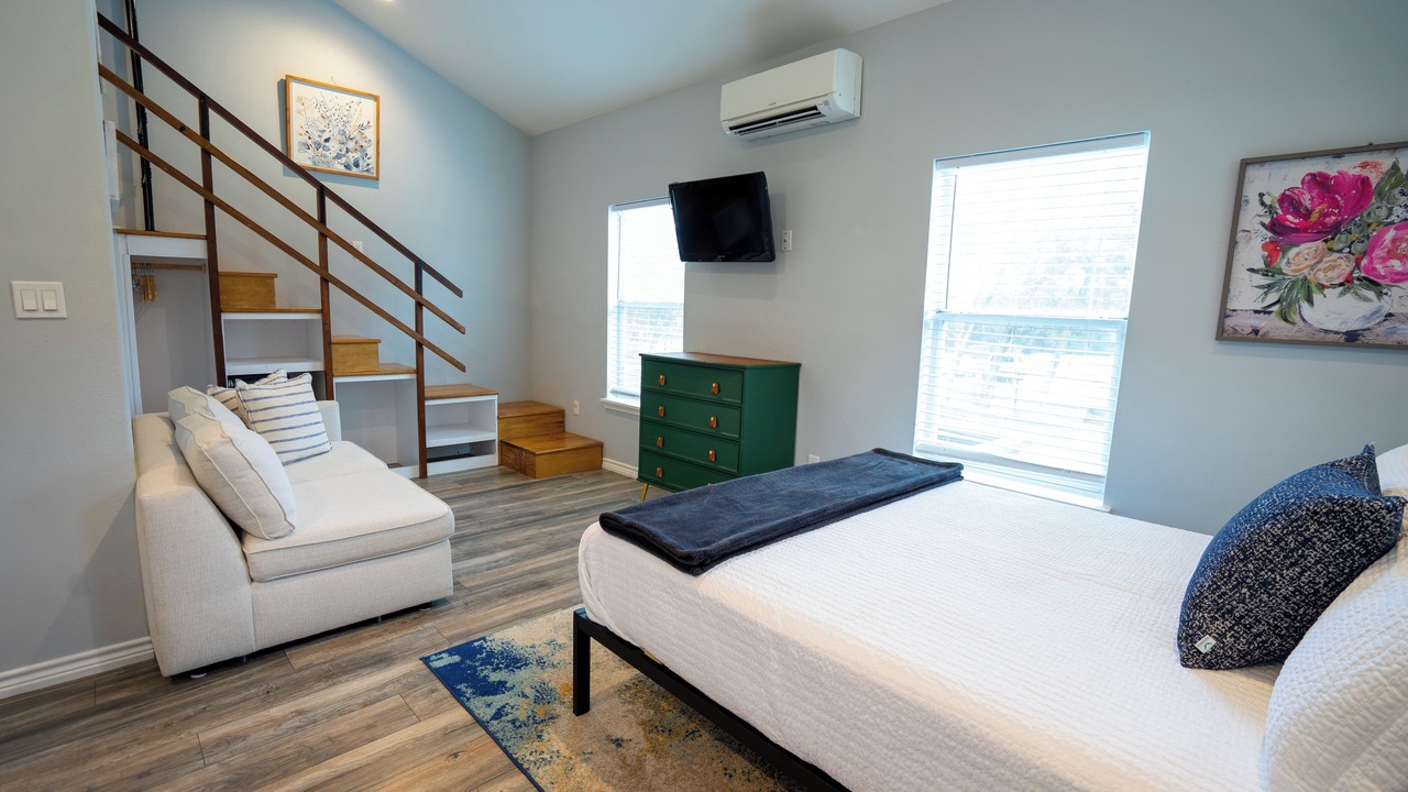 Photo of Bedroom in Canyon Lake