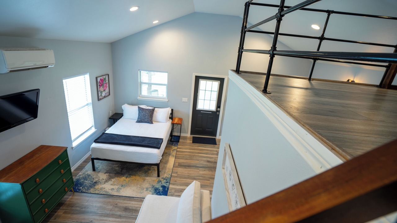 Photo of Bedroom in Canyon Lake