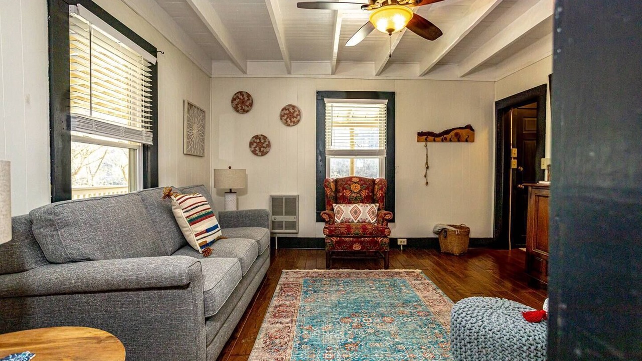 Photo of Livingroom in Draper