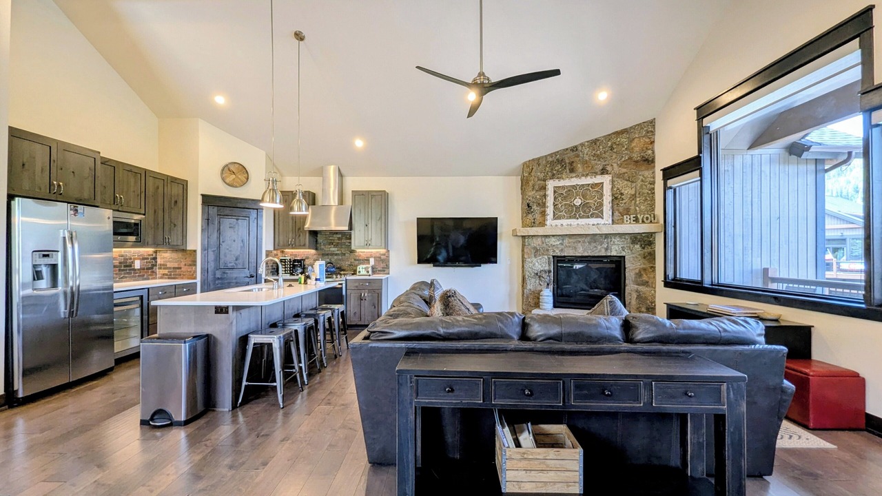 Photo of Bedroom in River Run