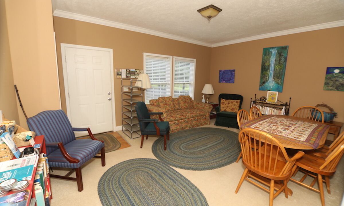 Photo of Livingroom in Southmont