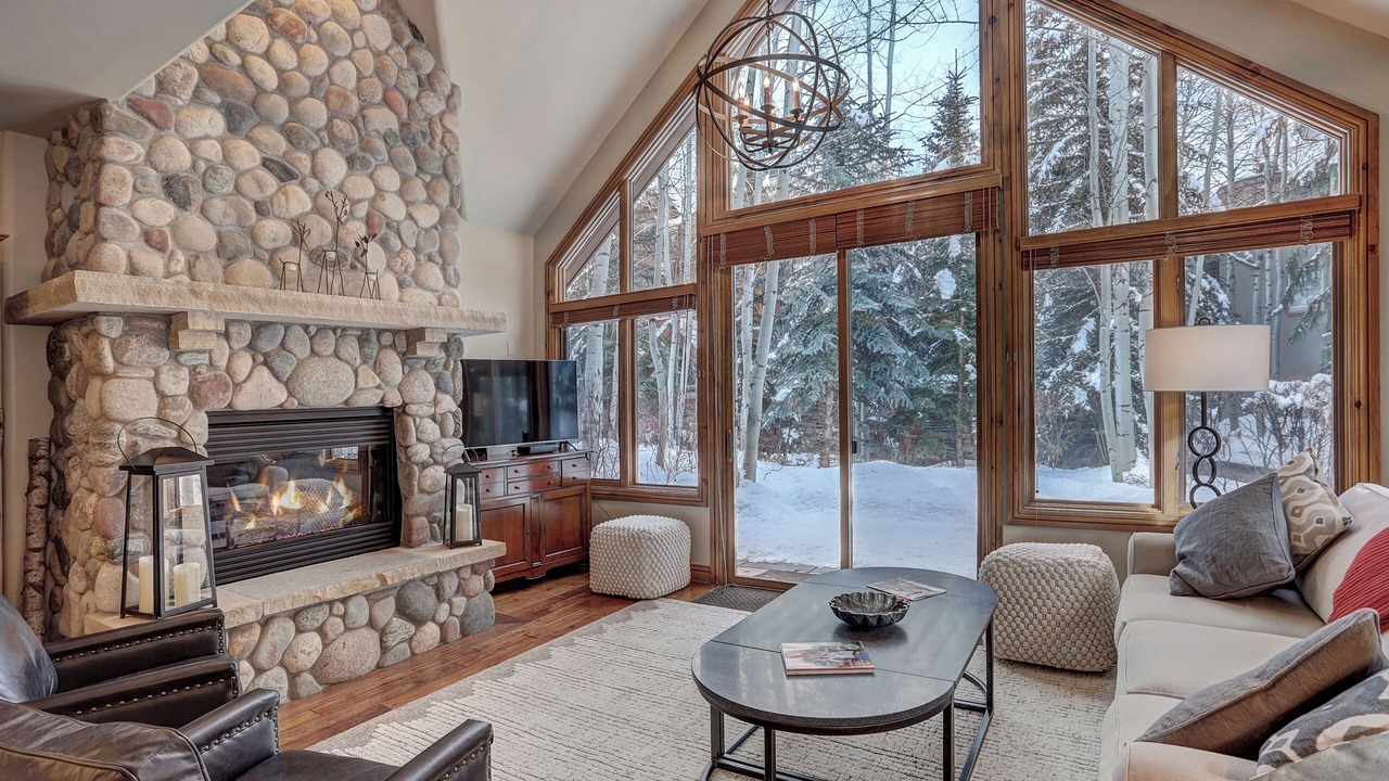 Photo of Livingroom in Edwards